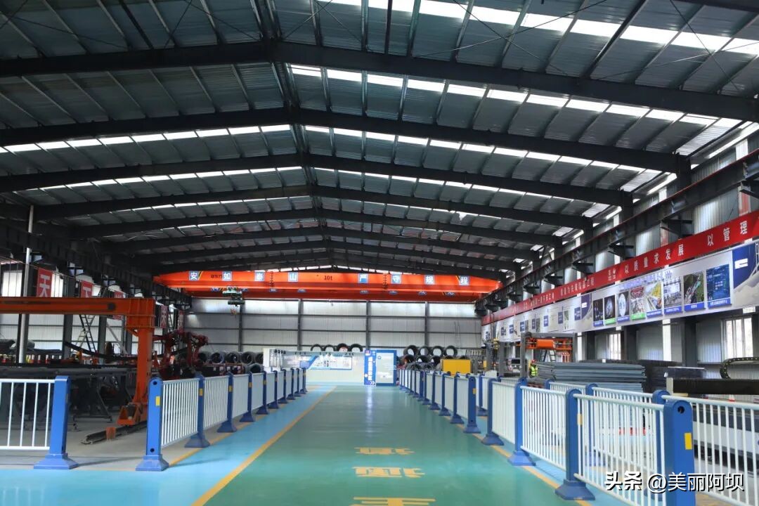 高速桥梁_川西北高原高速公路建设提速_川汶高速桥梁桩基突破一万米