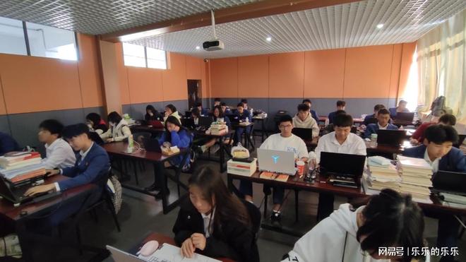 高考备考_云南职教高考复读机构_昆明信息工程技术学校职教高考复读